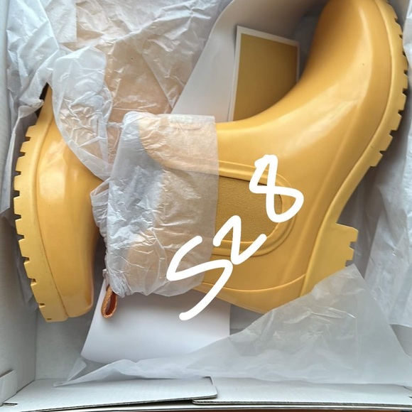 Michael Kors Sidney Pull on Boots 8 - Picture 2 of 2